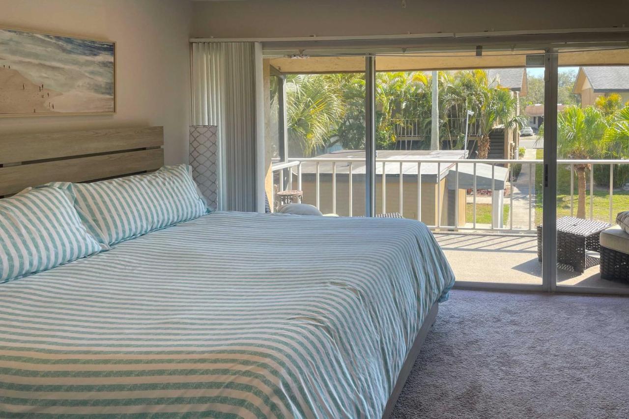 Condo With Pool Access Less Than 4 Miles To Siesta Key Beach Sarasota Exterior photo